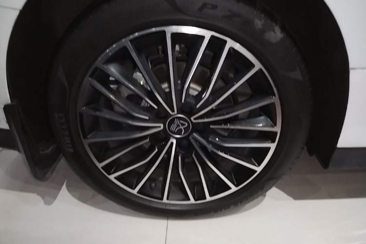 Used BYD Han 2023 DM-i Champion Edition 121KM Prestige Model Right Rear Wheel Hub