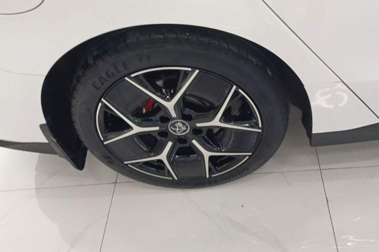 Used BYD Han 2023 EV Champion Edition 715KM Front-Drive Prestige Model Right Rear Wheel Hub