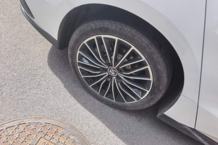 Used BYD Han 2023 DM-i Champion Edition 121KM Prestige Model Right Rear Wheel Hub