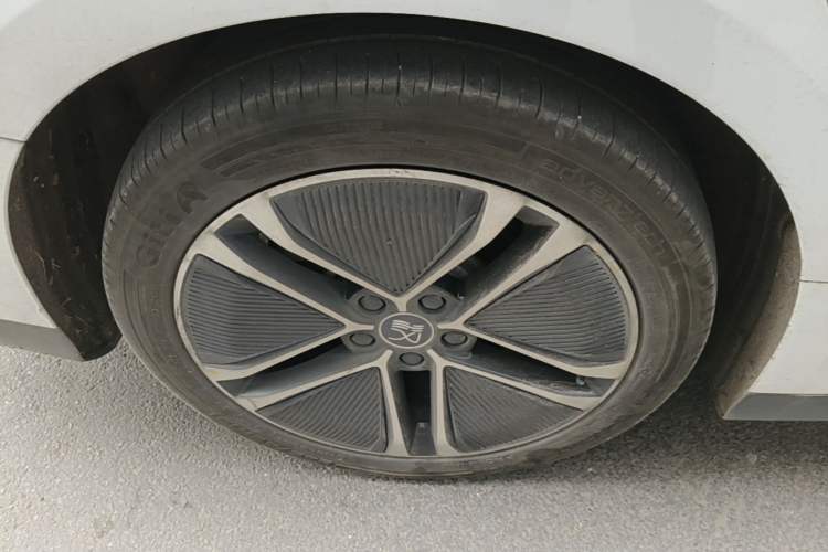 Used BYD Han 2023 EV Champion Edition 605KM Front-Drive Premium Model Right Rear Wheel Hub