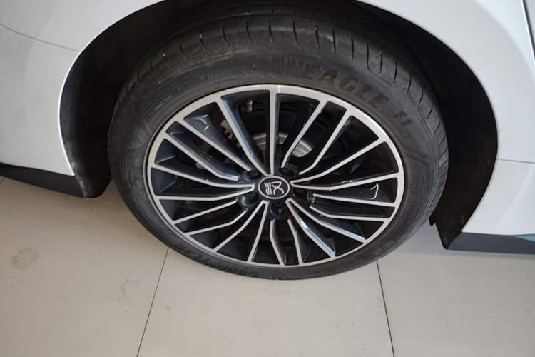 Used BYD Han 2023 DM-i Champion Edition 121KM Prestige Model Right Rear Wheel Hub