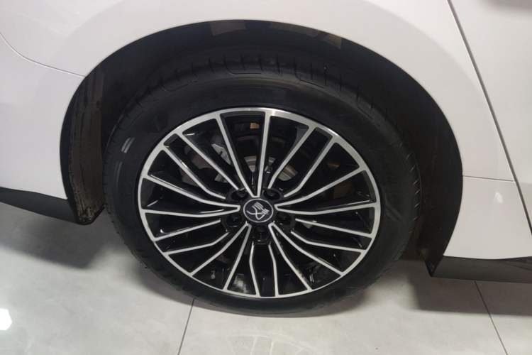 Used BYD Han 2023 DM-i Champion Edition 121KM Prestige Model Right Rear Wheel Hub