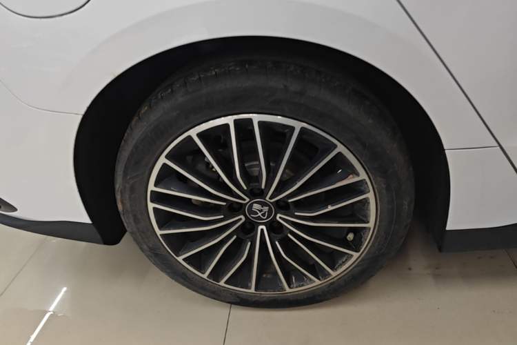 Used BYD Han 2023 DM-i Champion Edition 121KM Prestige Model Right Rear Wheel Hub