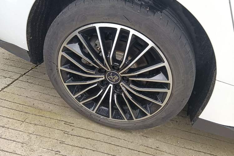 Used BYD Han 2023 DM-i Champion Edition 121KM Prestige Model Right Rear Wheel Hub