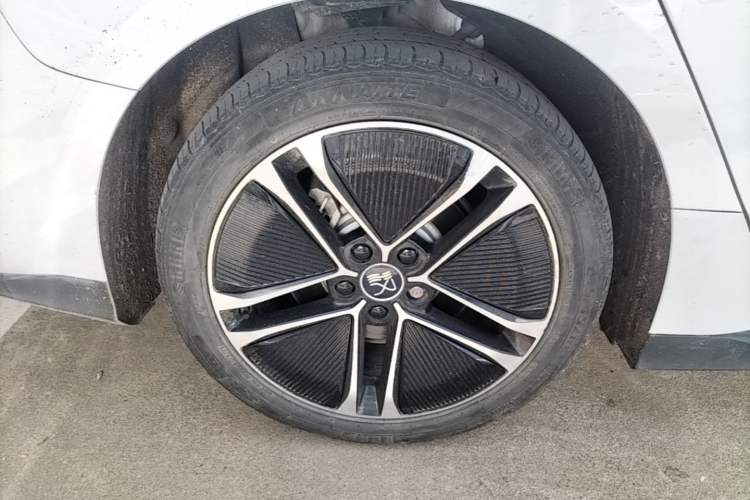 Used BYD Han 2023 EV Champion Edition 605KM Front-Drive Premium Model Right Rear Wheel Hub