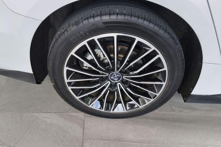 Used BYD Han 2023 EV Champion Edition 506KM Front-Wheel-Drive Premium Model Right Rear Wheel Hub
