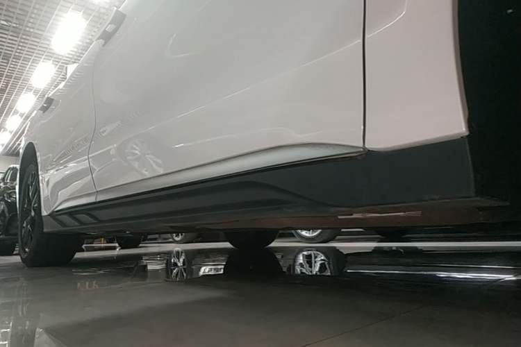 Used BYD Han 2023 DM-i Champion Edition 121KM Elite Model Right Side Sill