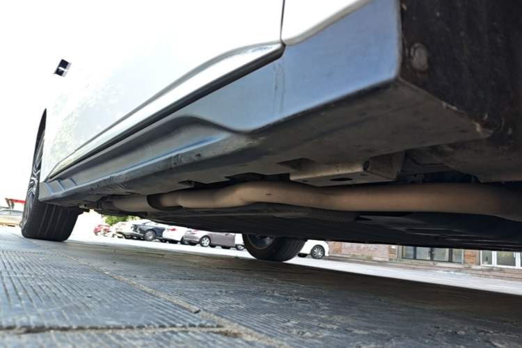 Used BYD Han 2023 DM-i Champion Edition 121KM Prestige Model Right Side Sill