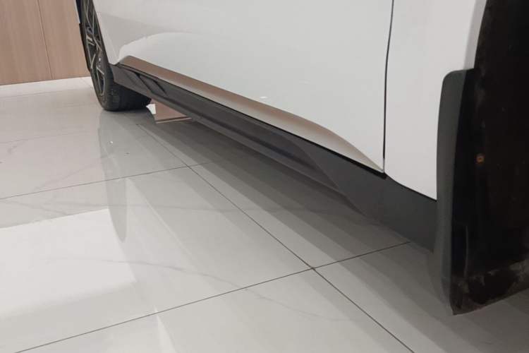 Used BYD Han 2023 EV Champion Edition 715KM Front-Drive Prestige Model Right Side Sill