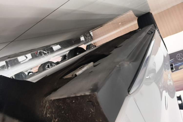 Used BYD Han 2023 EV Champion Edition 506KM Front-Wheel-Drive Premium Model Right Side Sill