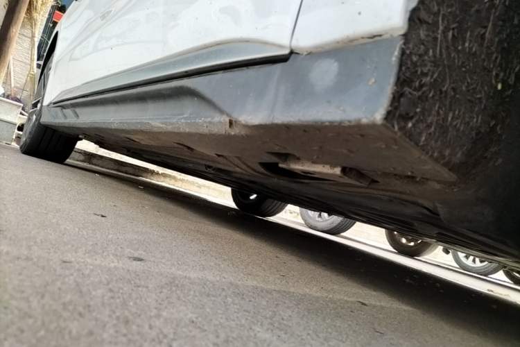 Used BYD Han 2023 EV Champion Edition 605KM Front-Drive Premium Model Right Side Sill