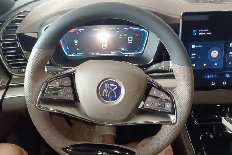 Used BYD Han 2023 EV Champion Edition 715KM Front-Drive Prestige Model Steering Wheel
