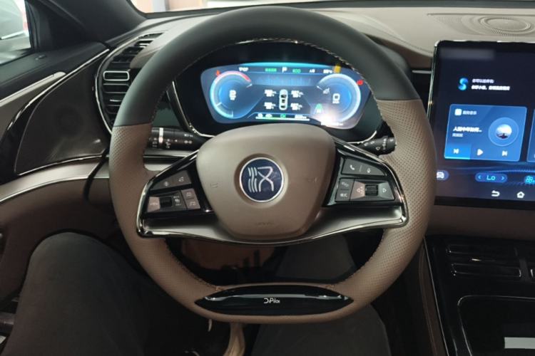 Used BYD Han 2023 EV Champion Edition 506KM Front-Wheel-Drive Premium Model Steering Wheel