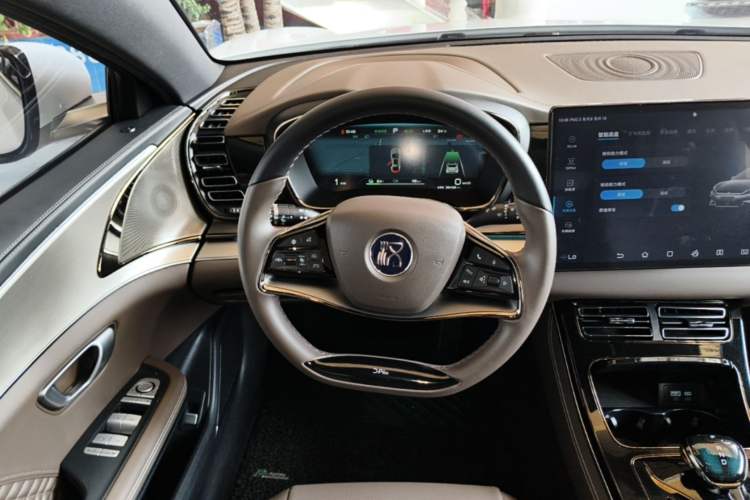 Used BYD Han 2023 EV Champion Edition 506KM Front-Wheel-Drive Premium Model Steering Wheel
