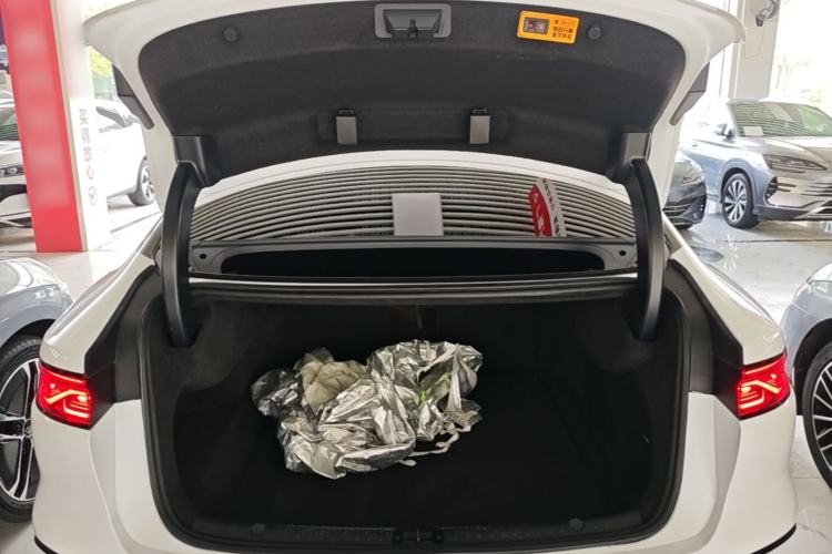 Used BYD Han 2023 EV Champion Edition 506KM Front-Wheel-Drive Premium Model Trunk
