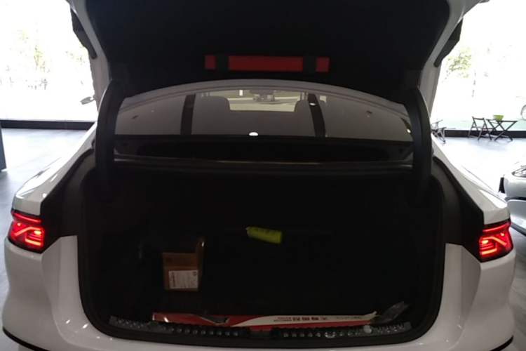 Used BYD Han 2023 EV Champion Edition 605KM Front-Drive Premium Model Trunk