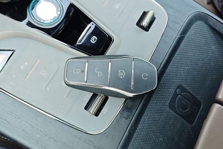 Used BYD Han 2023 DM-i Champion Edition 121KM Prestige Model Vehicle Key