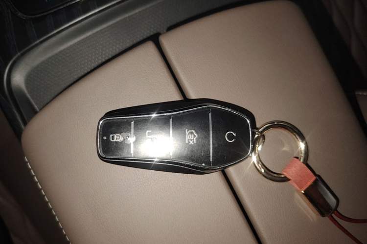 Used BYD Han 2023 DM-i Champion Edition 121KM Prestige Model Vehicle Key