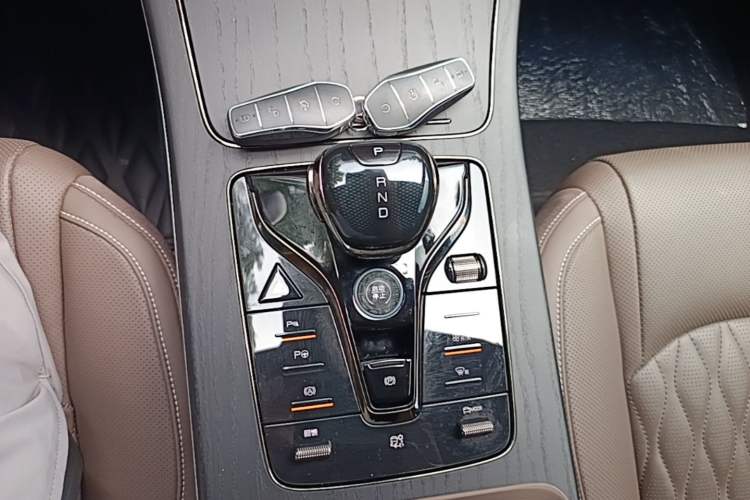 Used BYD Han 2023 EV Champion Edition 715 km Front-Drive Flagship Model Gear Lever