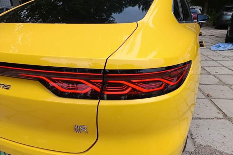 Used BYD Han 2023 EV Champion Edition 715 km Front-Drive Flagship Model Right Rear Taillight
