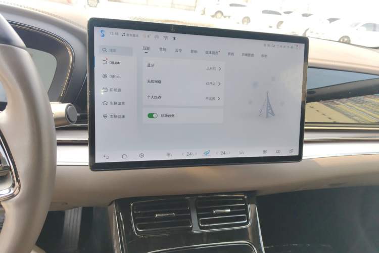 Used BYD Han 2024 EV Glory Edition 605KM Front-Wheel-Drive Premium Model Audio And AC Panel