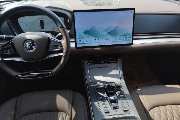 Used BYD Han 2024 EV Glory Edition 506KM Front-Wheel-Drive Premium Model Audio And AC Panel