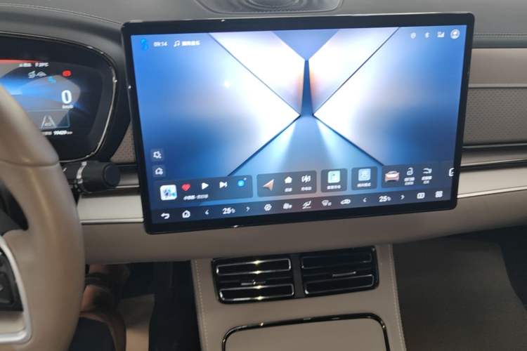 Used BYD Han 2024 EV Glory Edition 605KM Front-Wheel-Drive Premium Model Audio And AC Panel