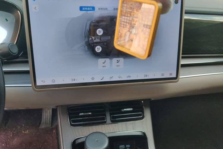 Used BYD Han 2024 DM-i Glory Edition 121KM Premium Model Audio And AC Panel