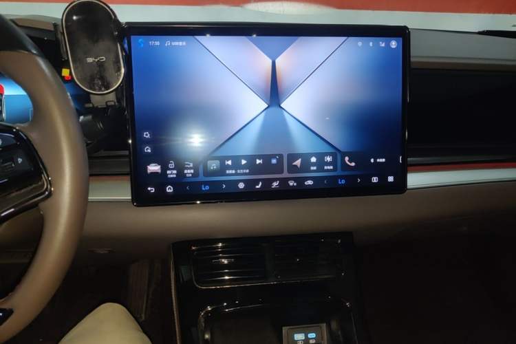Used BYD Han 2024 DM-i Glory Edition 121KM Prestige Model Audio And AC Panel