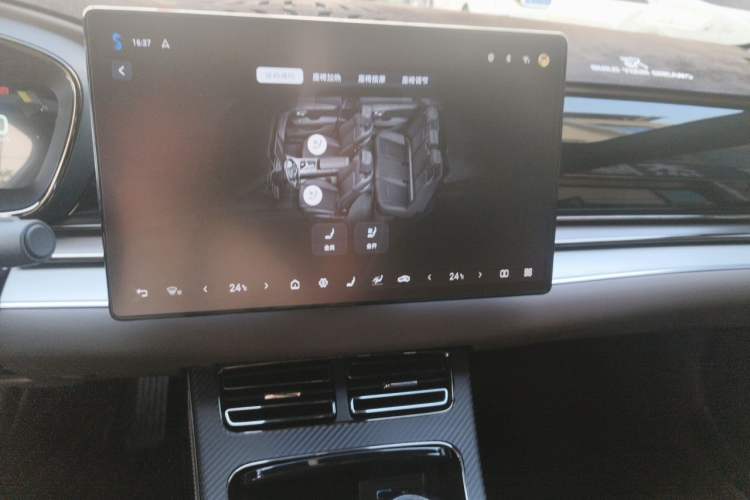 Used BYD Han 2024 EV Glory Edition 605KM Front-Wheel-Drive Premium Model Audio And AC Panel