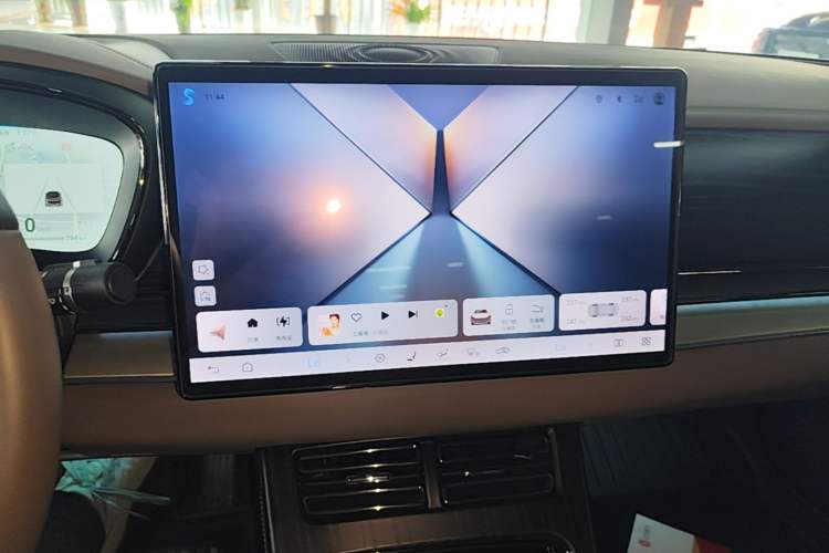 Used BYD Han 2024 DM-i Glory Edition 121KM Prestige Model Audio And AC Panel
