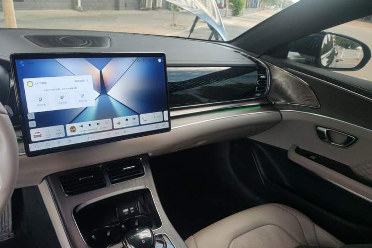 Used BYD Han 2024 EV Glory Edition 610 km All-Wheel Drive "Tian Shen Zhi Jia" Intelligent Driving Model Audio And AC Panel