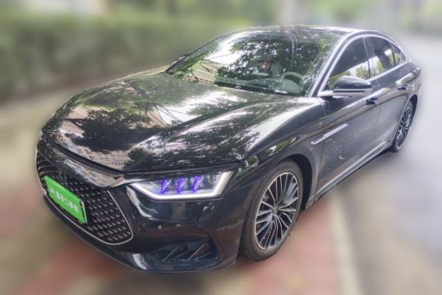 BYD Han 2024 DM-i Glory Edition 121KM Premium Model usata