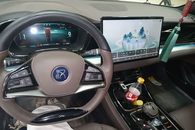 Used BYD Han 2024 EV Glory Edition 506KM Front-Wheel-Drive Premium Model Center Console