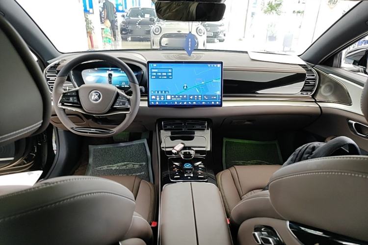 Used BYD Han 2024 EV Glory Edition 506KM Front-Wheel-Drive Premium Model Center Console