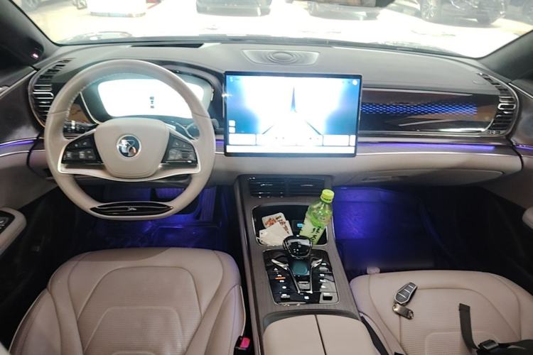 Used BYD Han 2024 EV Glory Edition 610 km All-Wheel Drive "Tian Shen Zhi Jia" Intelligent Driving Model Center Console