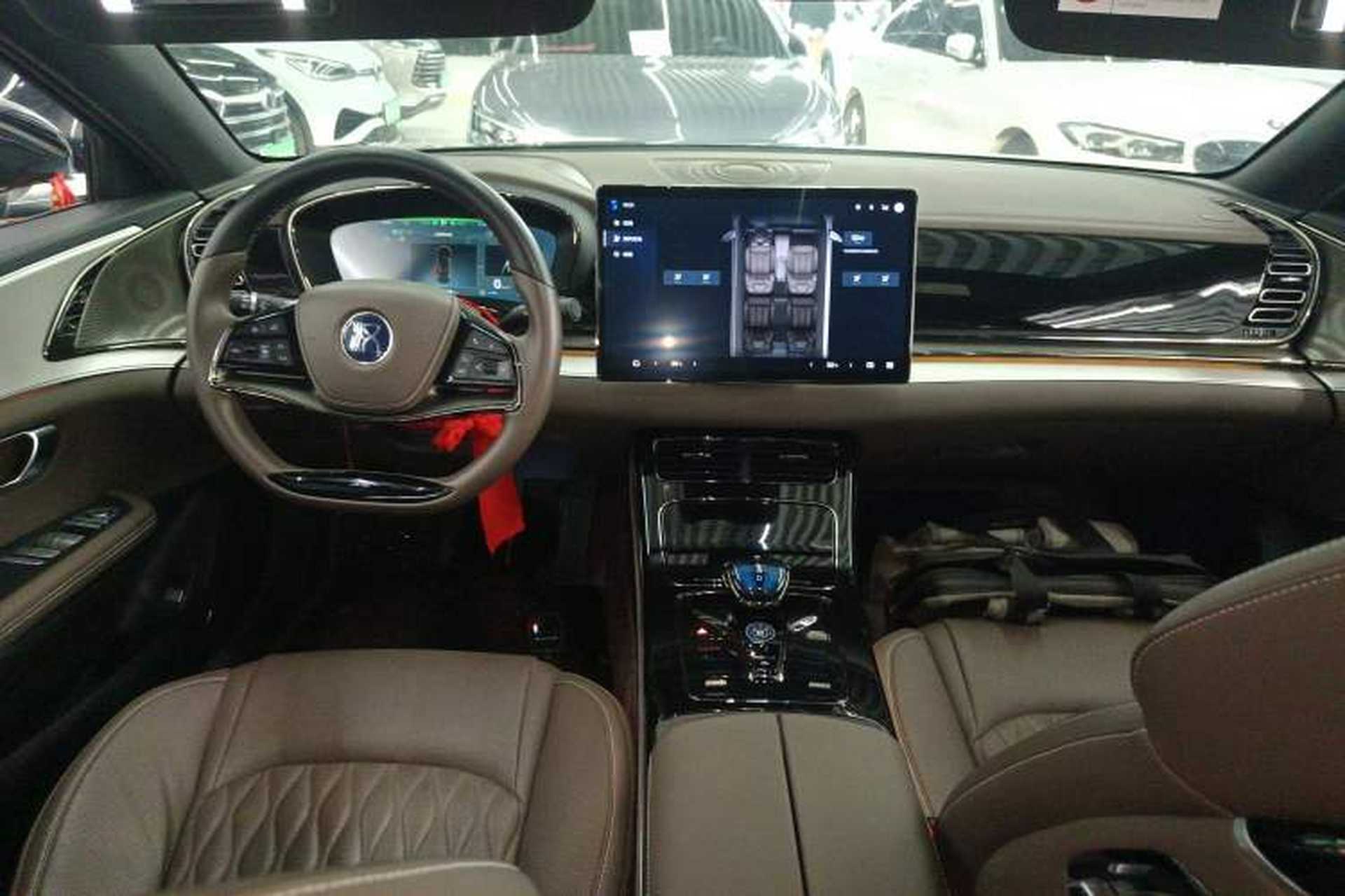 Used BYD Han 2024 DM-i Glory Edition 121KM Prestige Model Center Console