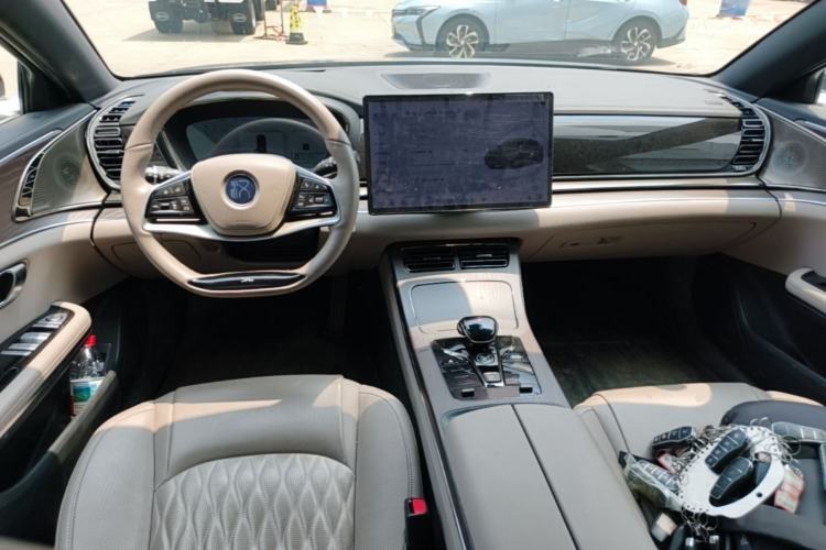 Used BYD Han 2024 DM-i Glory Edition 121KM Premium Model Center Console