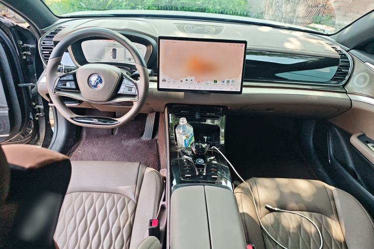 Used BYD Han 2024 DM-i Glory Edition 121KM Prestige Model Center Console