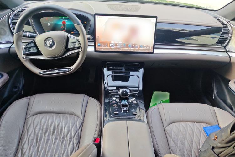 Used BYD Han 2024 DM-i Glory Edition 121KM Prestige Model Center Console