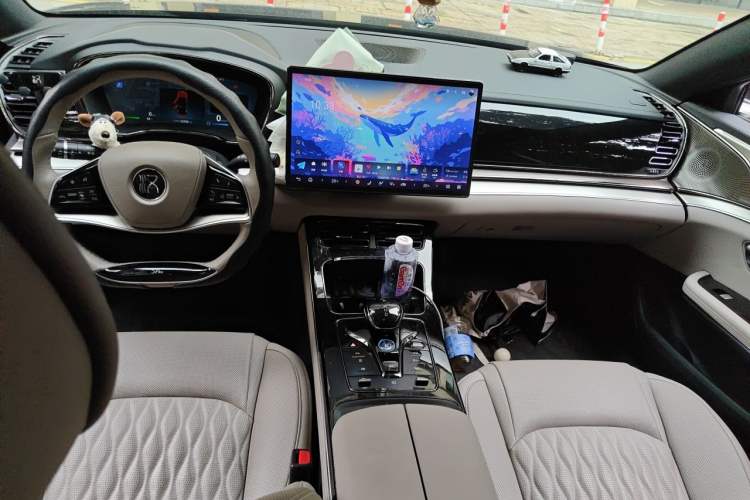 Used BYD Han 2024 DM-i Glory Edition 121KM Prestige Model Center Console
