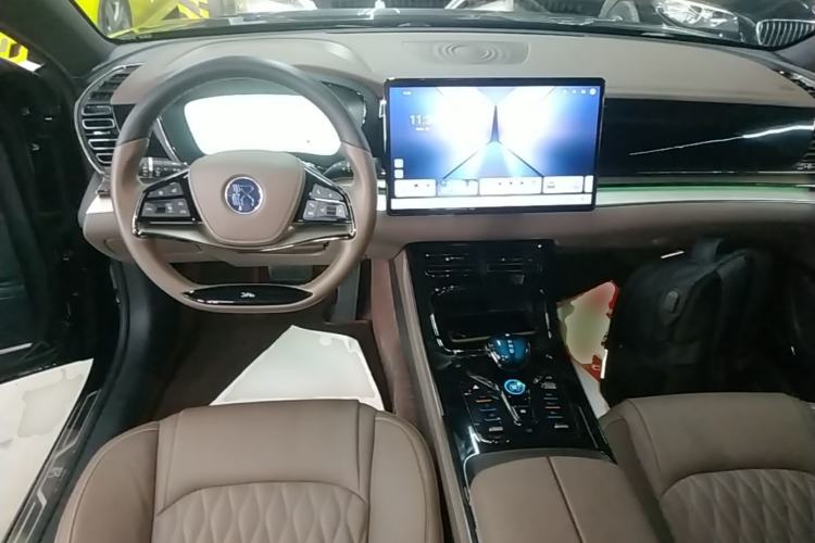 Used BYD Han 2024 DM-i Glory Edition 121KM Prestige Model Center Console