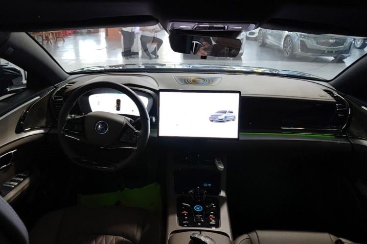 Used BYD Han 2024 DM-i Glory Edition 121KM Prestige Model Center Console