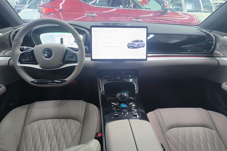 Used BYD Han 2024 EV Glory Edition 605KM Front-Wheel-Drive Premium Model Center Console