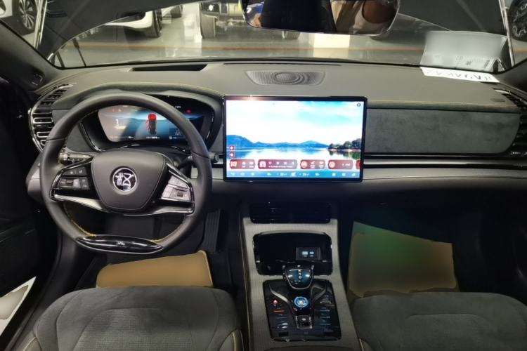 Used BYD Han 2024 DM-p War God Edition Center Console