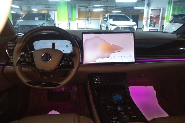Used BYD Han 2024 DM-i Glory Edition 121KM Premium Model Center Console