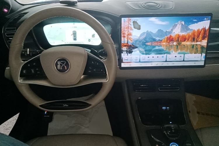 Used BYD Han 2024 EV Glory Edition 610 km All-Wheel Drive "Tian Shen Zhi Jia" Intelligent Driving Model Center Console