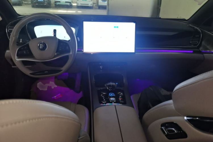 Used BYD Han 2024 DM-i Glory Edition 121KM Premium Model Center Console