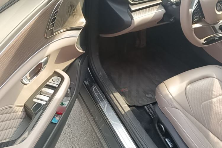 Used BYD Han 2024 EV Glory Edition 610 km All-Wheel Drive "Tian Shen Zhi Jia" Intelligent Driving Model Driver Seat