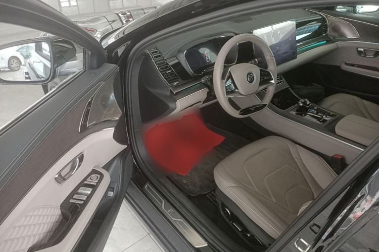 Used BYD Han 2024 EV Glory Edition 610 km All-Wheel Drive "Tian Shen Zhi Jia" Intelligent Driving Model Driver Seat